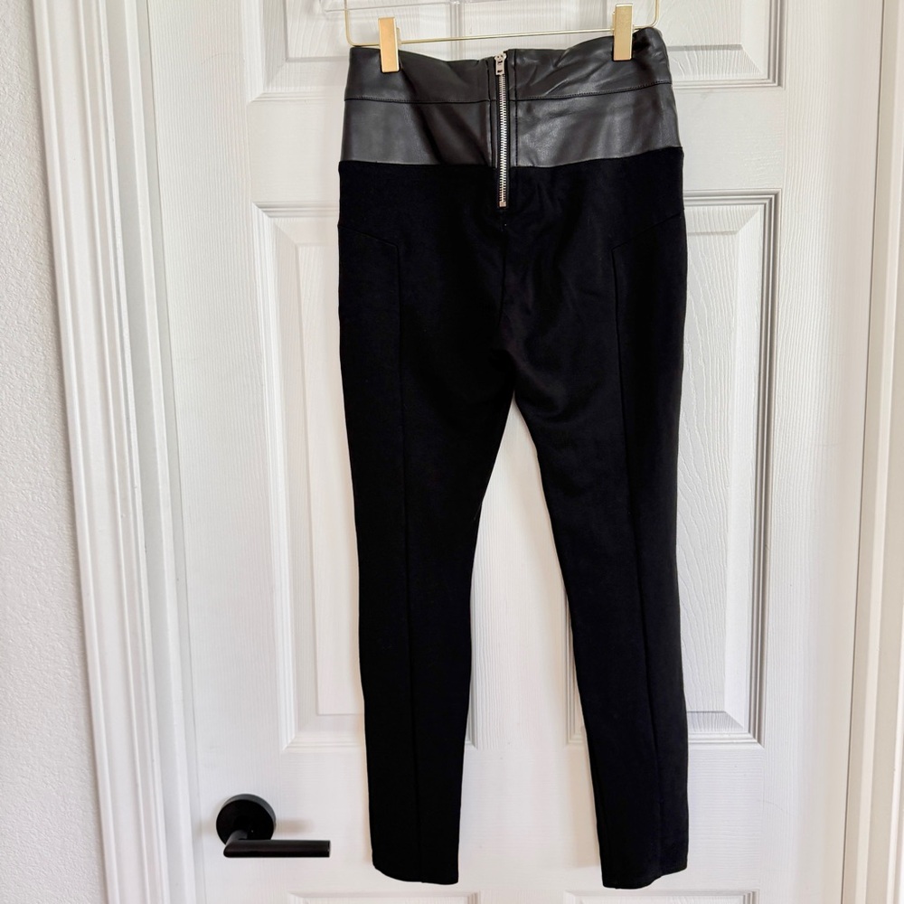🖤 Bebe Super Curve Black Faux Leather Crossover V-Waistband Leggings - Picture 7 of 15